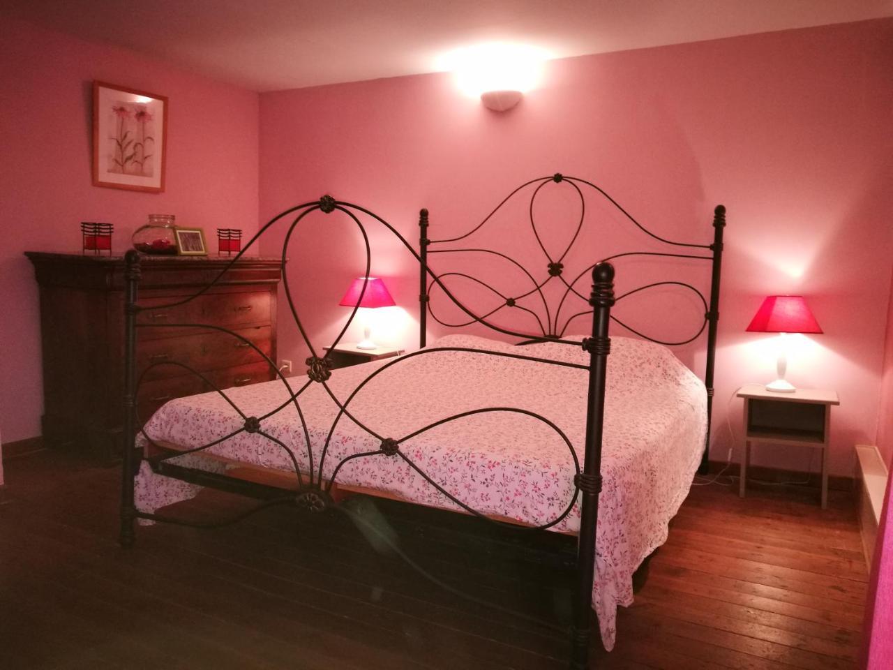 B&B Les Trois Voisins Bourseigne-Vieille Kültér fotó